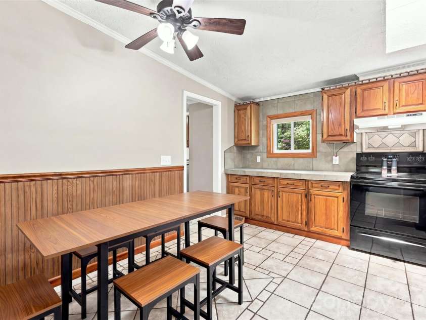1973 Davis Circle, Clover, SC 29710.  MLS# CAR4409583, YatesRealty ID 41557. 