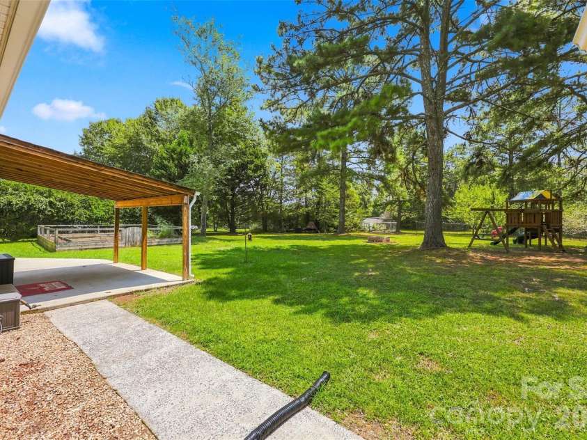 1973 Davis Circle, Clover, SC 29710.  MLS# CAR4409583, YatesRealty ID 41557. 