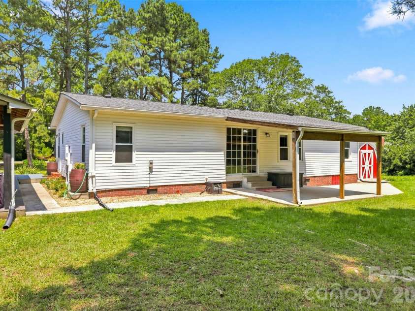 1973 Davis Circle, Clover, SC 29710.  MLS# CAR4409583, YatesRealty ID 41557. 