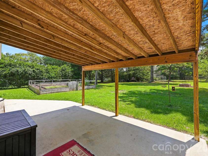 1973 Davis Circle, Clover, SC 29710.  MLS# CAR4409583, YatesRealty ID 41557. 