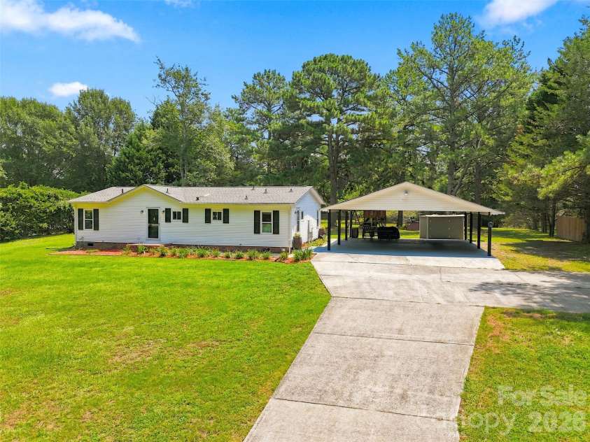 1973 Davis Circle, Clover, SC 29710.  MLS# CAR4409583, YatesRealty ID 41557. 