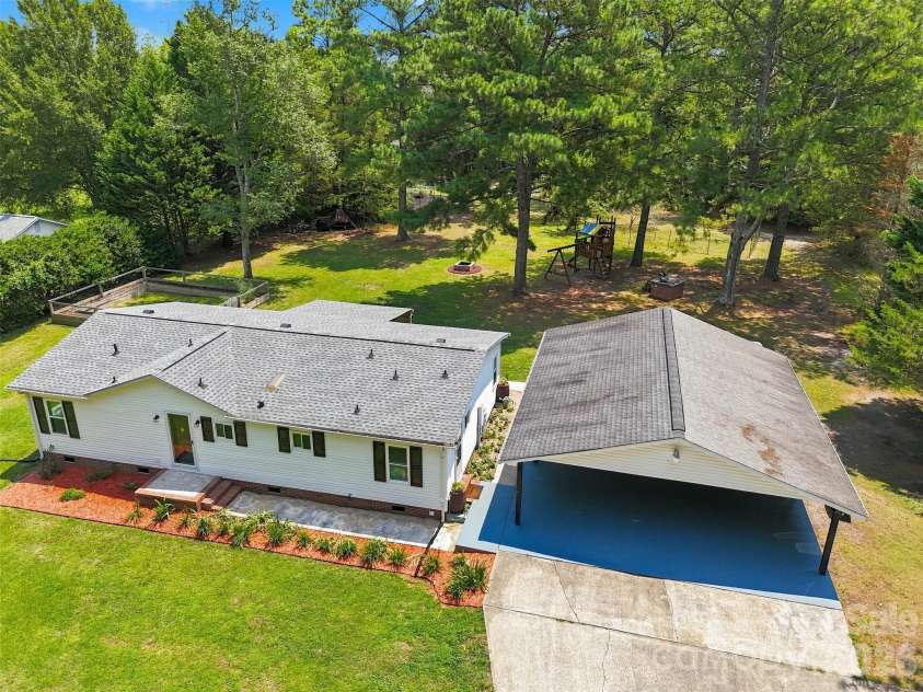 1973 Davis Circle, Clover, SC 29710.  MLS# CAR4409583, YatesRealty ID 41557. 