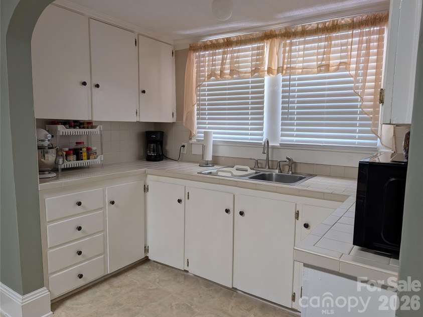 507 10th Street, Kannapolis, NC 28083.  MLS# CAR4401406, YatesRealty ID 41558. 