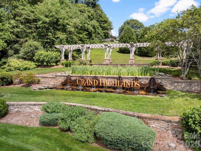 80 Maple Grove Court, Hendersonville, NC 28792.  MLS# CAR4409881, YatesRealty ID 41559. 
