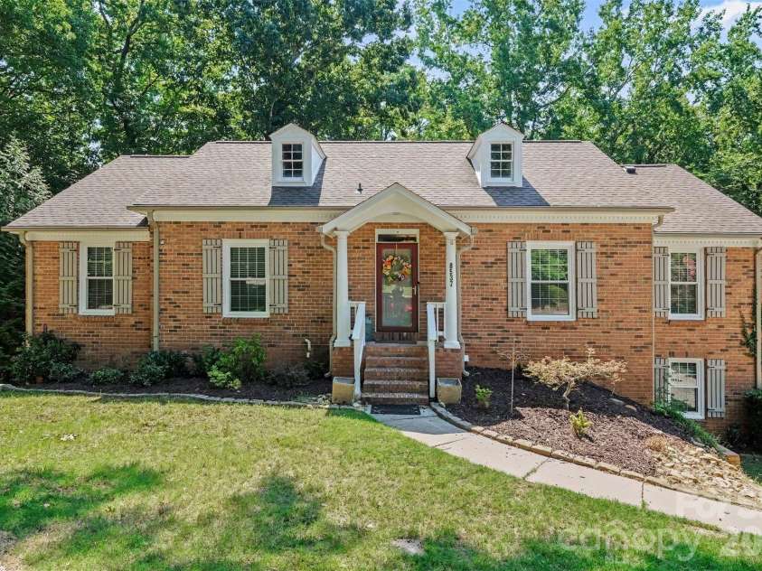 8537 Furrier Drive, Charlotte, NC 28270.  MLS# CAR4403046, YatesRealty ID 41560. 