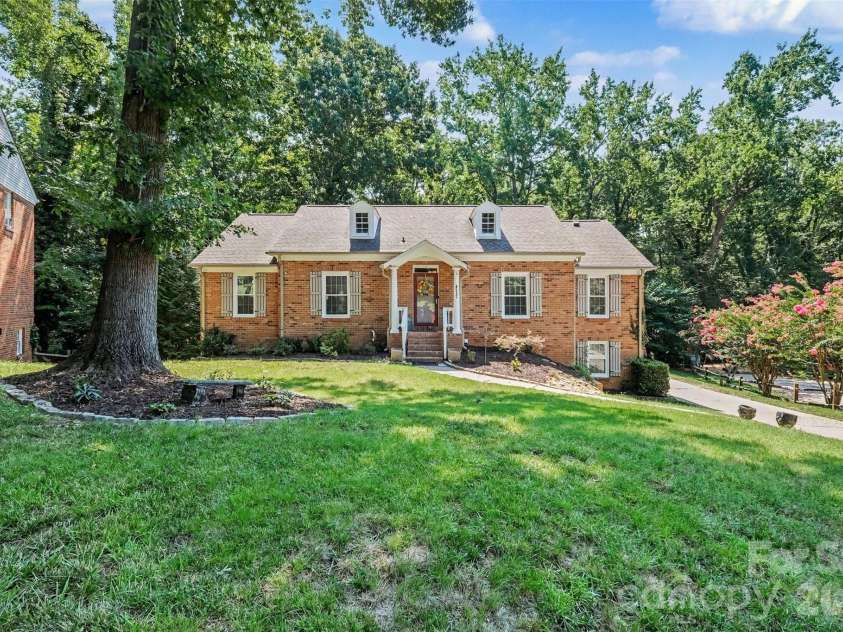 8537 Furrier Drive, Charlotte, NC 28270.  MLS# CAR4403046, YatesRealty ID 41560. 