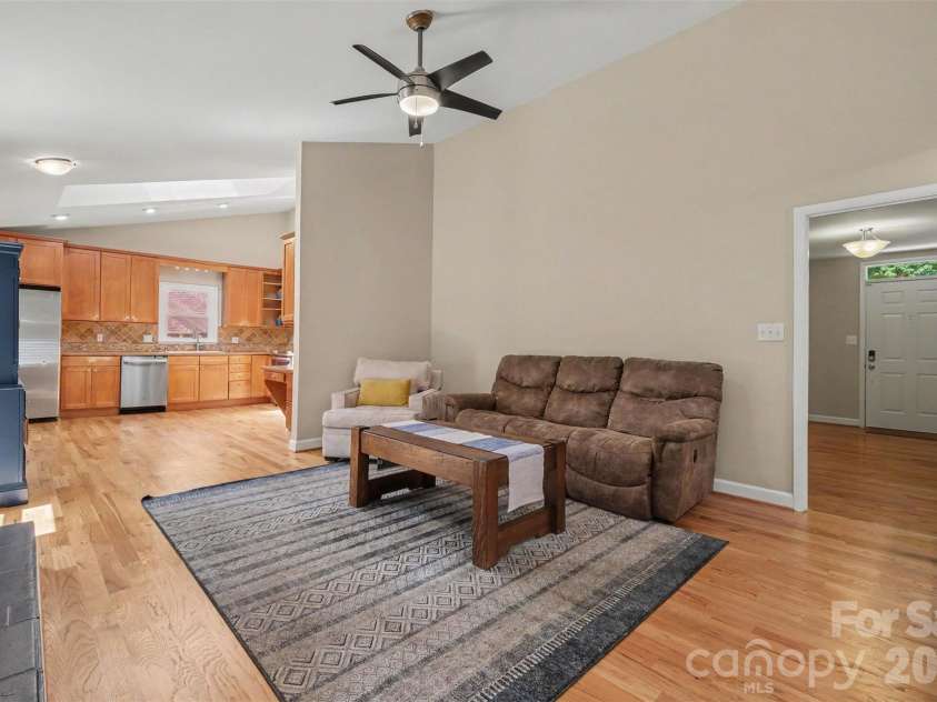 8537 Furrier Drive, Charlotte, NC 28270.  MLS# CAR4403046, YatesRealty ID 41560. 