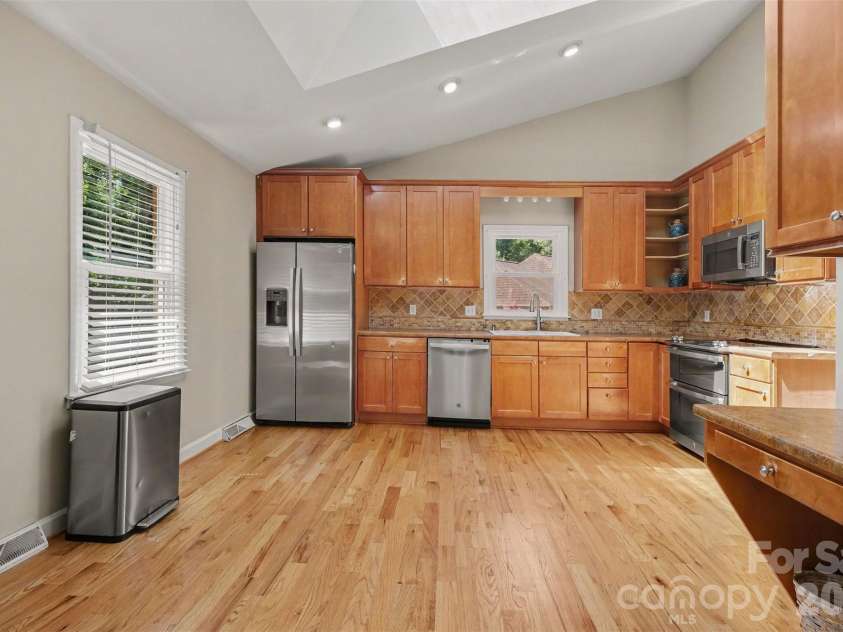 8537 Furrier Drive, Charlotte, NC 28270.  MLS# CAR4403046, YatesRealty ID 41560. 