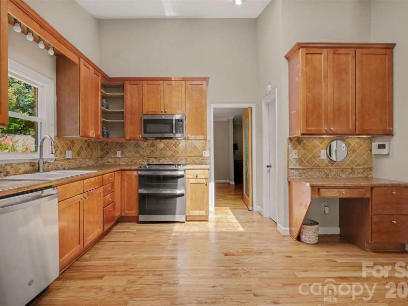 8537 Furrier Drive, Charlotte, NC 28270.  MLS# CAR4403046, YatesRealty ID 41560. 
