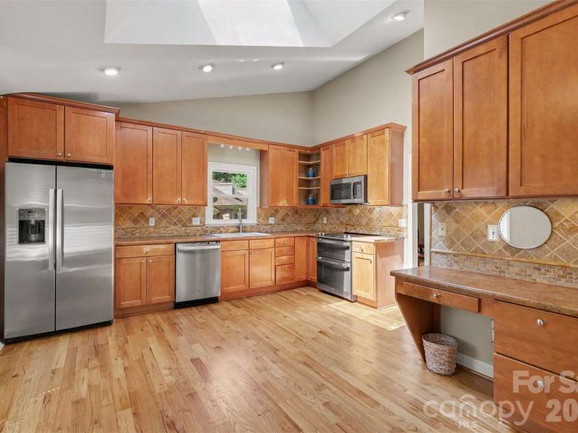 8537 Furrier Drive, Charlotte, NC 28270.  MLS# CAR4403046, YatesRealty ID 41560. 