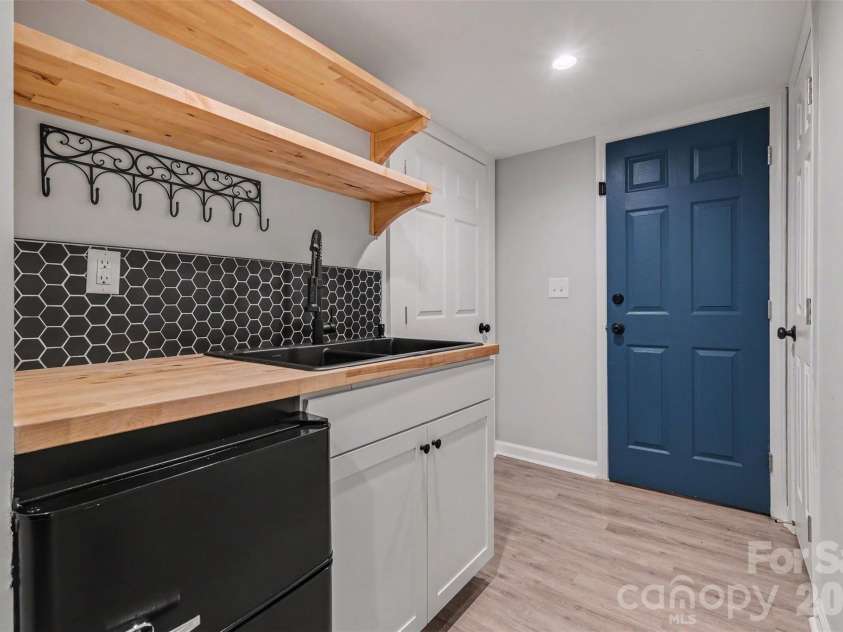 8537 Furrier Drive, Charlotte, NC 28270.  MLS# CAR4403046, YatesRealty ID 41560. 