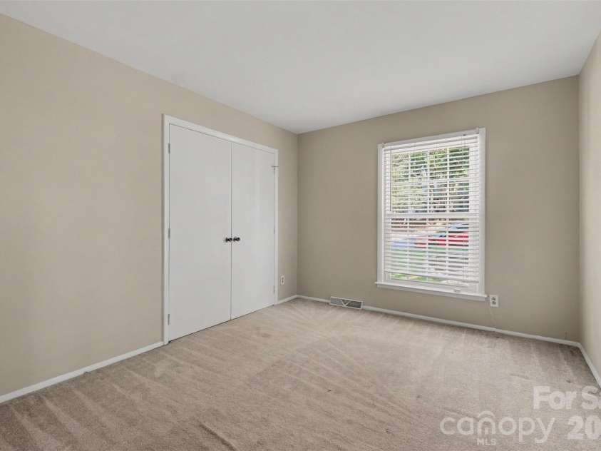 8537 Furrier Drive, Charlotte, NC 28270.  MLS# CAR4403046, YatesRealty ID 41560. 