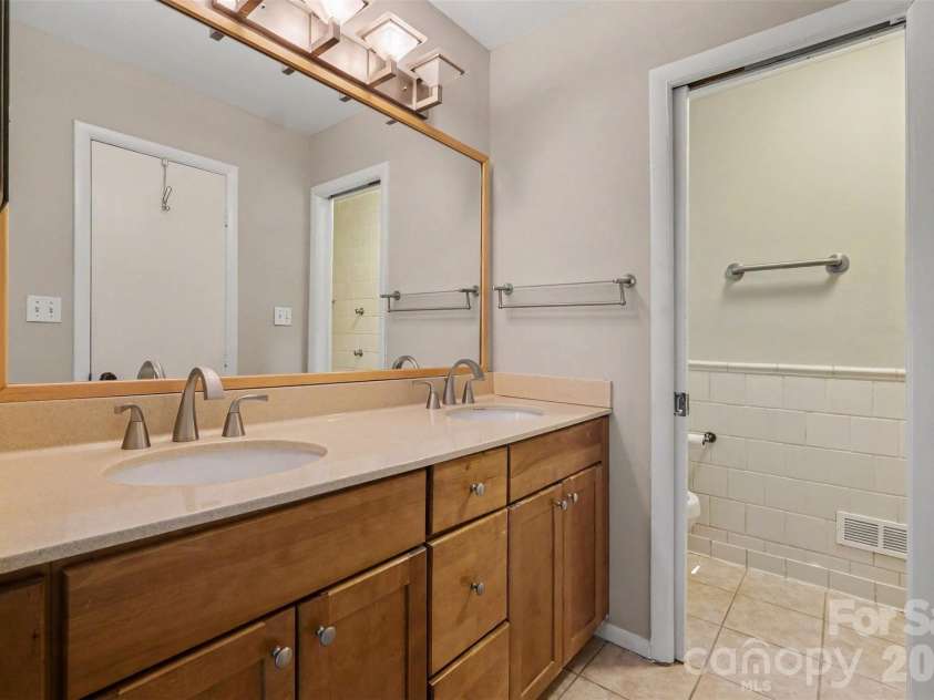 8537 Furrier Drive, Charlotte, NC 28270.  MLS# CAR4403046, YatesRealty ID 41560. 