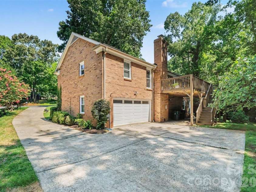 8537 Furrier Drive, Charlotte, NC 28270.  MLS# CAR4403046, YatesRealty ID 41560. 