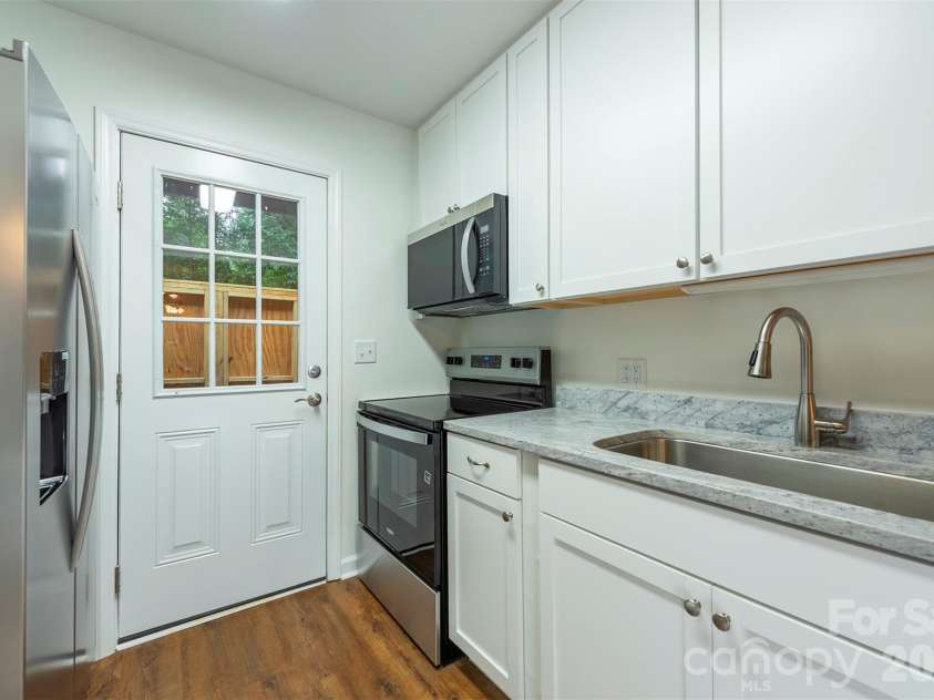 129 Colony Drive, Arden, NC 28704.  MLS# CAR4407138, YatesRealty ID 41561. 