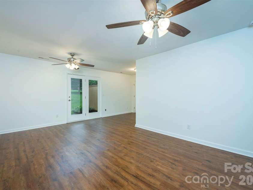129 Colony Drive, Arden, NC 28704.  MLS# CAR4407138, YatesRealty ID 41561. 