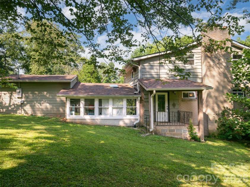61 Sherwood Forest Drive, Arden, NC 28704.  MLS# CAR4410058, YatesRealty ID 41567. 