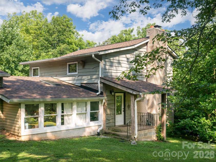 61 Sherwood Forest Drive, Arden, NC 28704.  MLS# CAR4410058, YatesRealty ID 41567. 