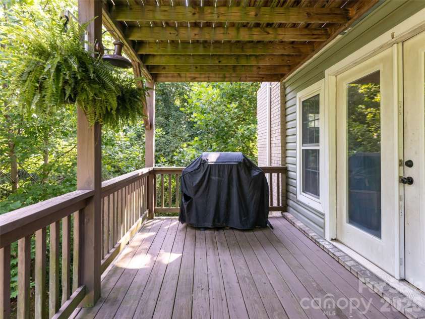 61 Sherwood Forest Drive, Arden, NC 28704.  MLS# CAR4410058, YatesRealty ID 41567. 