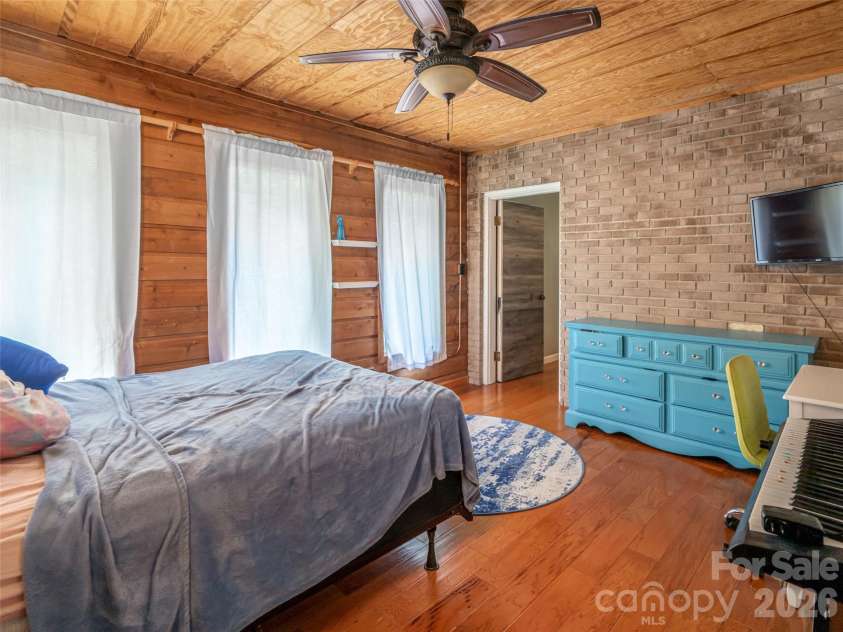61 Sherwood Forest Drive, Arden, NC 28704.  MLS# CAR4410058, YatesRealty ID 41567. 