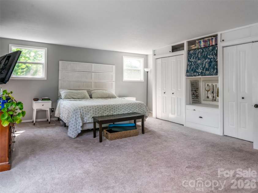 61 Sherwood Forest Drive, Arden, NC 28704.  MLS# CAR4410058, YatesRealty ID 41567. 