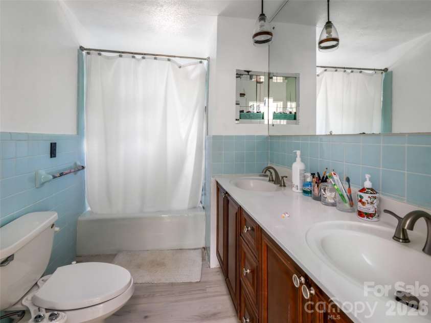 61 Sherwood Forest Drive, Arden, NC 28704.  MLS# CAR4410058, YatesRealty ID 41567. 