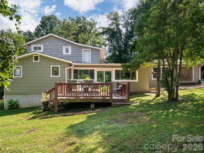 61 Sherwood Forest Drive, Arden, NC 28704.  MLS# CAR4410058, YatesRealty ID 41567. 