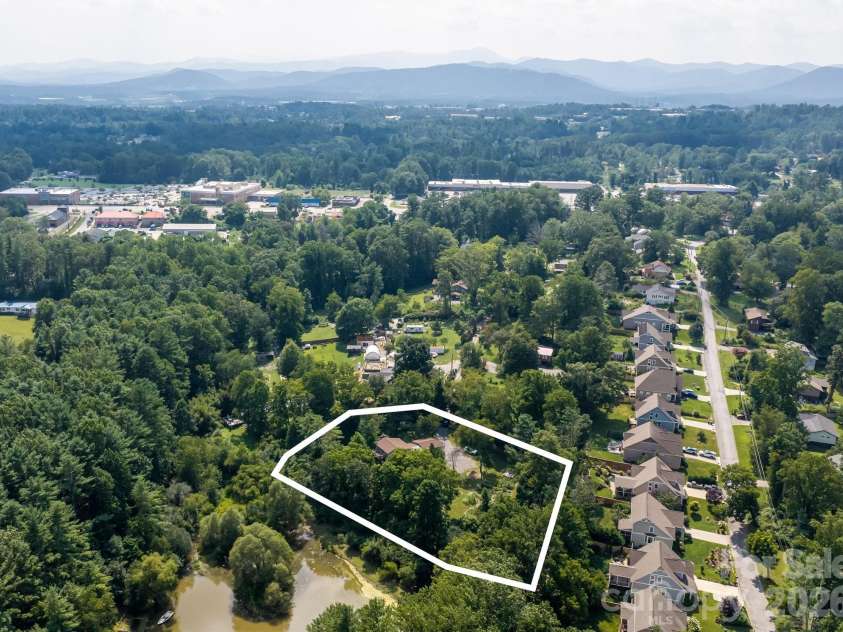 61 Sherwood Forest Drive, Arden, NC 28704.  MLS# CAR4410058, YatesRealty ID 41567. 