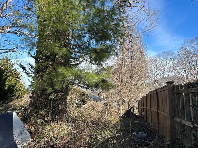 16 Mallory Lane, Arden, NC 28704.  MLS# CAR4346246, YatesRealty ID 41568. 