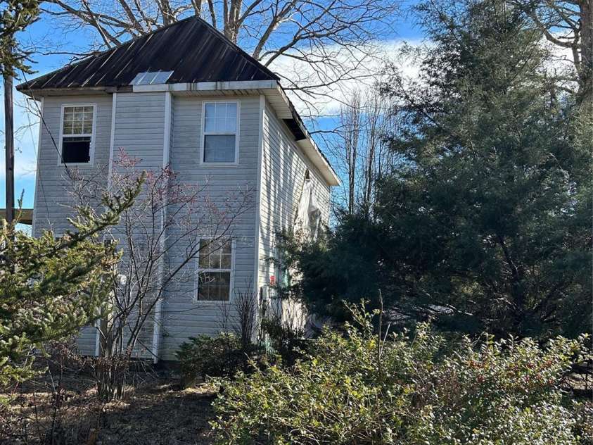 16 Mallory Lane, Arden, NC 28704.  MLS# CAR4346246, YatesRealty ID 41568. 