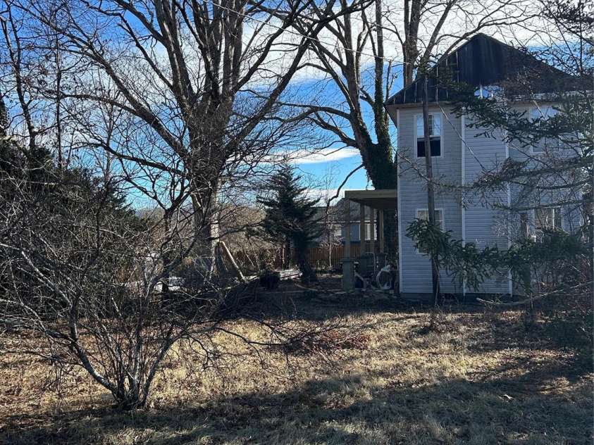 16 Mallory Lane, Arden, NC 28704.  MLS# CAR4346246, YatesRealty ID 41568. 