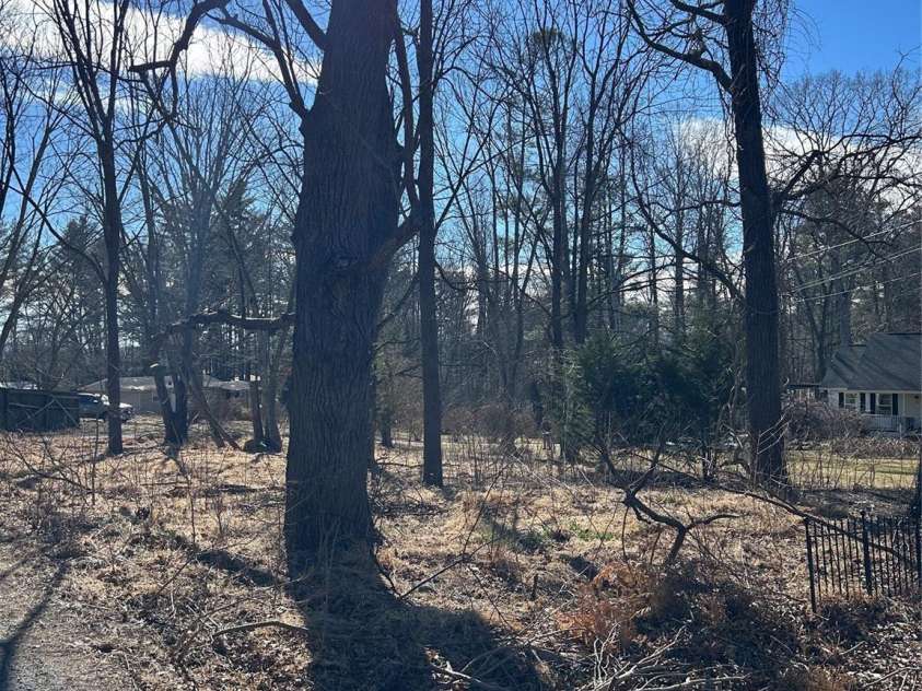 16 Mallory Lane, Arden, NC 28704.  MLS# CAR4346246, YatesRealty ID 41568. 