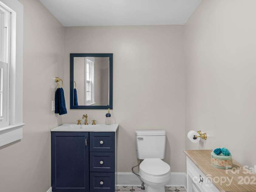 107 Rockingham Road, Rockingham, NC 28379.  MLS# CAR4260552, YatesRealty ID 4157. Powder Room