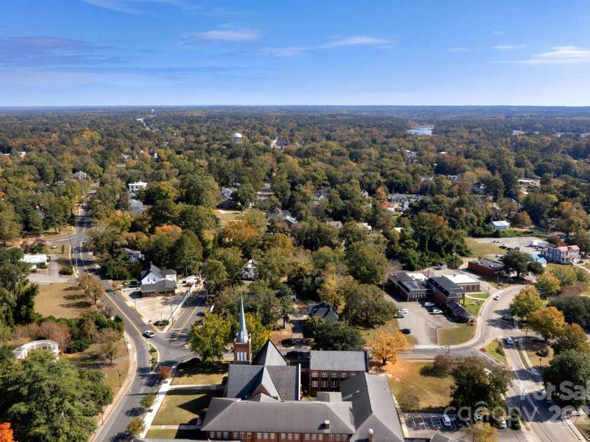 107 Rockingham Road, Rockingham, NC 28379.  MLS# CAR4332432, YatesRealty ID 4157. 