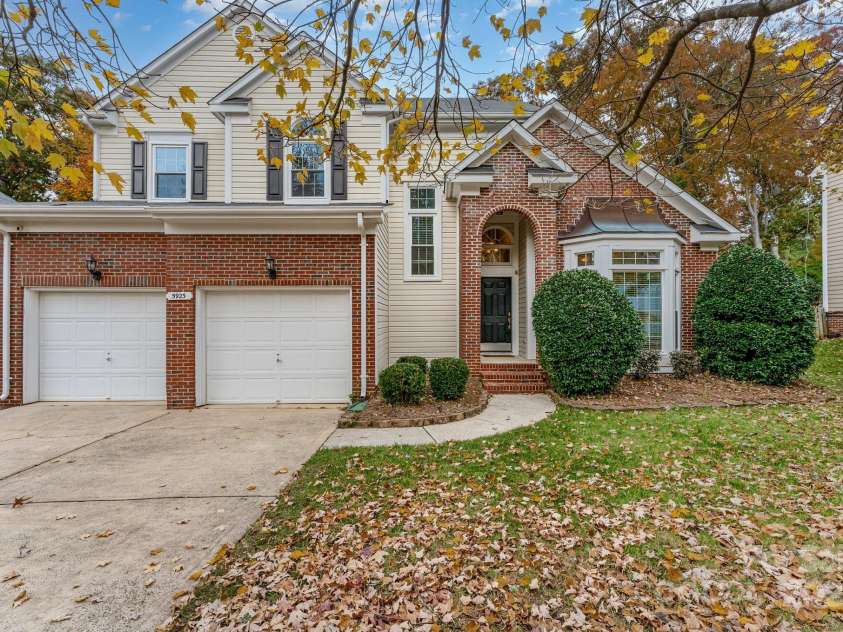 5923 Swanston Drive, Charlotte, NC 28269.  MLS# CAR4320443, YatesRealty ID 4157. 