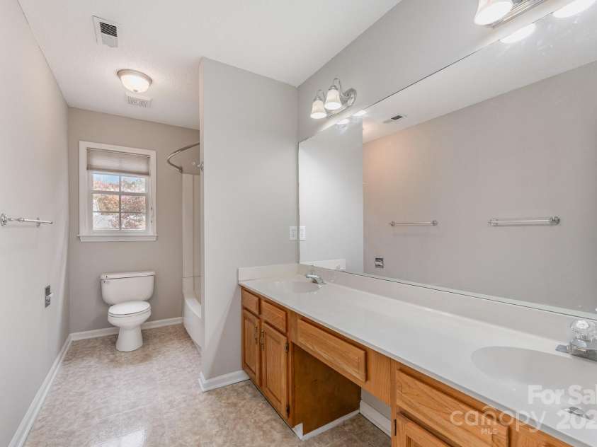 5923 Swanston Drive, Charlotte, NC 28269.  MLS# CAR4320443, YatesRealty ID 4157. 