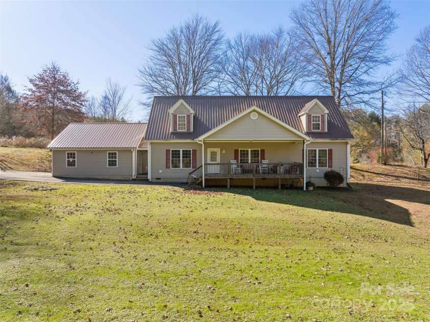 70 Pierce Elders Road, Whittier, NC 28789.  MLS# CAR4322530, YatesRealty ID 4157. 