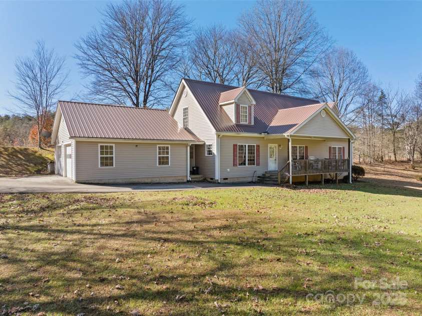 70 Pierce Elders Road, Whittier, NC 28789.  MLS# CAR4322530, YatesRealty ID 4157. 