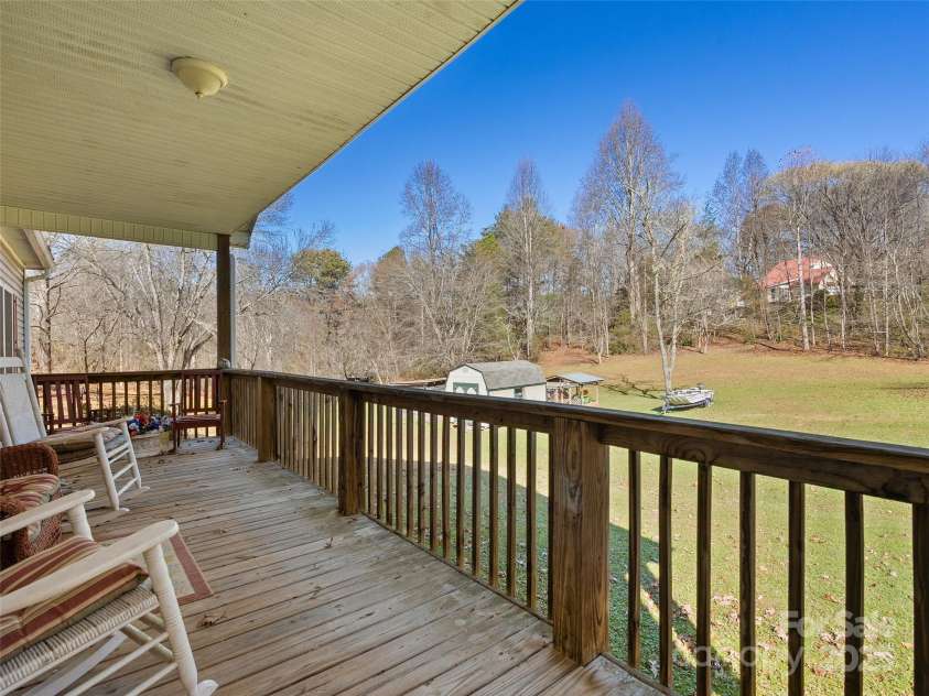 70 Pierce Elders Road, Whittier, NC 28789.  MLS# CAR4322530, YatesRealty ID 4157. 