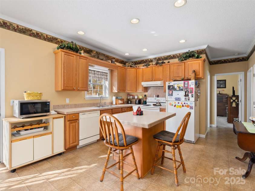 70 Pierce Elders Road, Whittier, NC 28789.  MLS# CAR4322530, YatesRealty ID 4157. 