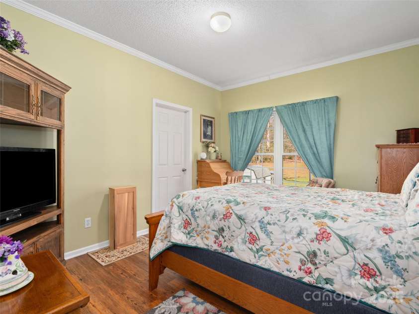 70 Pierce Elders Road, Whittier, NC 28789.  MLS# CAR4322530, YatesRealty ID 4157. 
