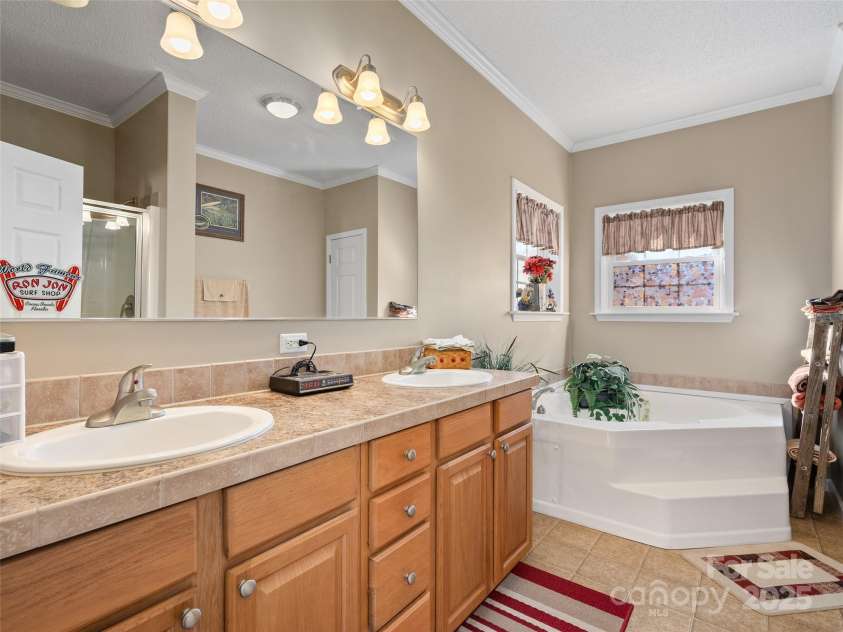 70 Pierce Elders Road, Whittier, NC 28789.  MLS# CAR4322530, YatesRealty ID 4157. 