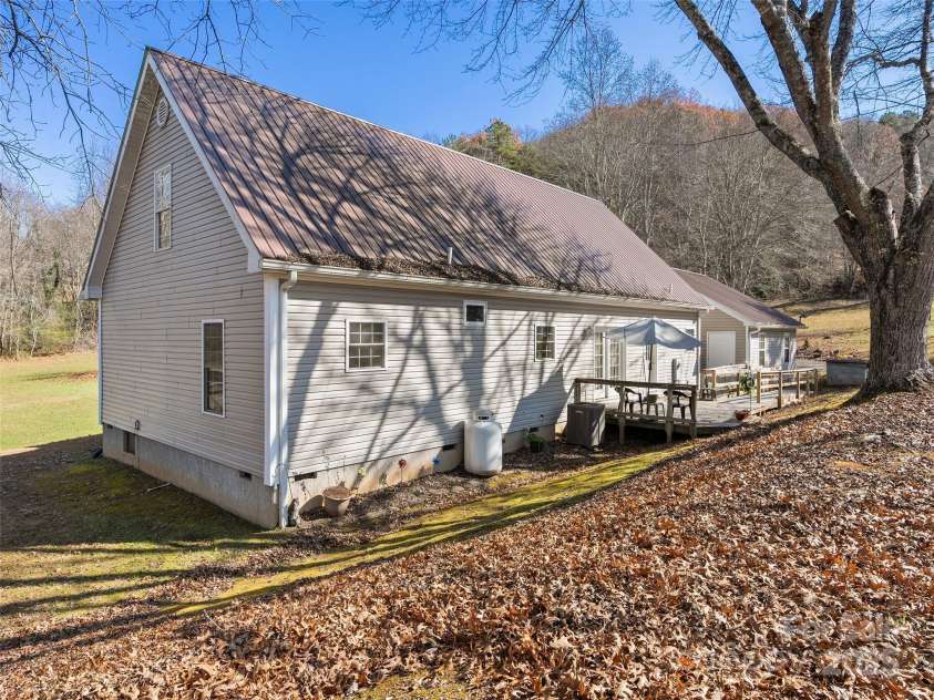 70 Pierce Elders Road, Whittier, NC 28789.  MLS# CAR4322530, YatesRealty ID 4157. 