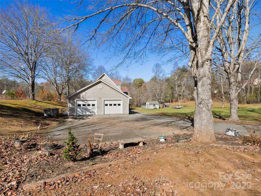 70 Pierce Elders Road, Whittier, NC 28789.  MLS# CAR4322530, YatesRealty ID 4157. 