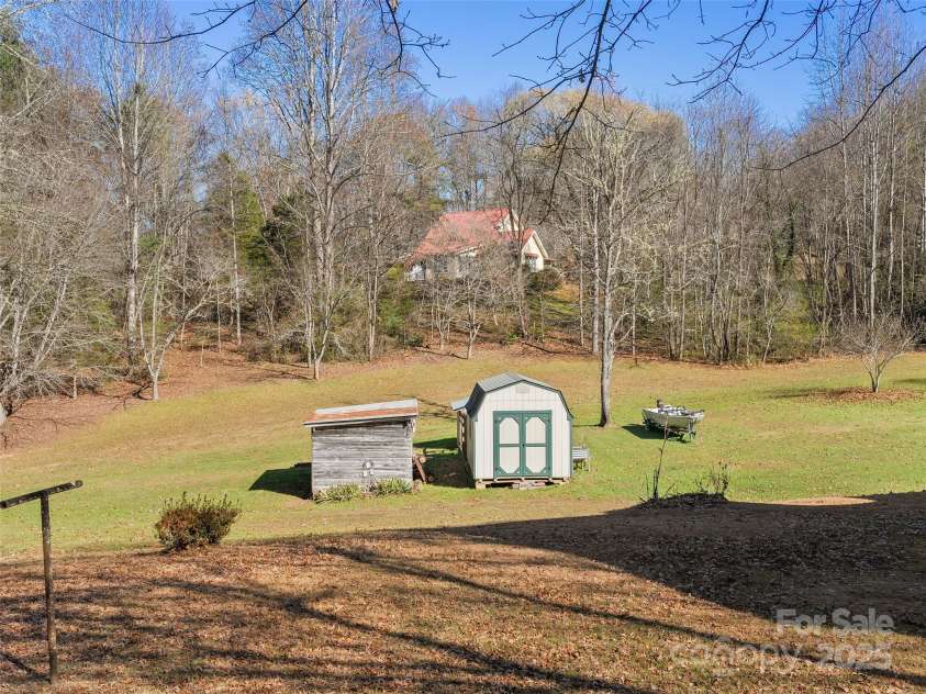 70 Pierce Elders Road, Whittier, NC 28789.  MLS# CAR4322530, YatesRealty ID 4157. 