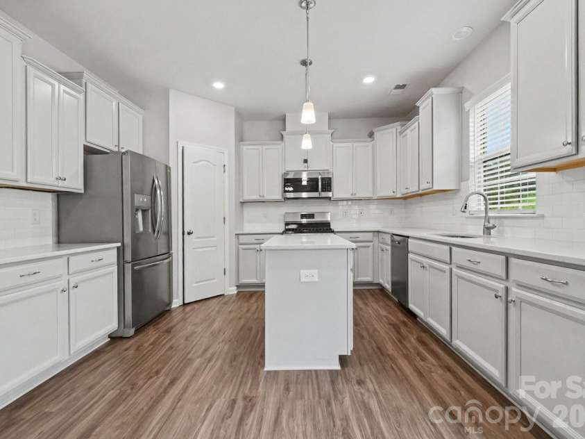 16846 Cozy Cove Road, Charlotte, NC 28278.  MLS# CAR4407467, YatesRealty ID 41570. 