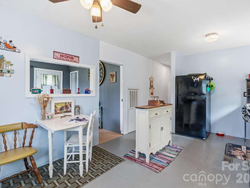 7040 Vintage Road, Lilesville, NC 28091.  MLS# CAR4407268, YatesRealty ID 41575. Kitchen