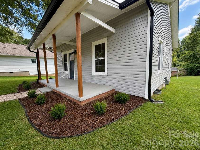 2449 Myrtle Avenue, Gastonia, NC 28052.  MLS# CAR4410014, YatesRealty ID 41576. 