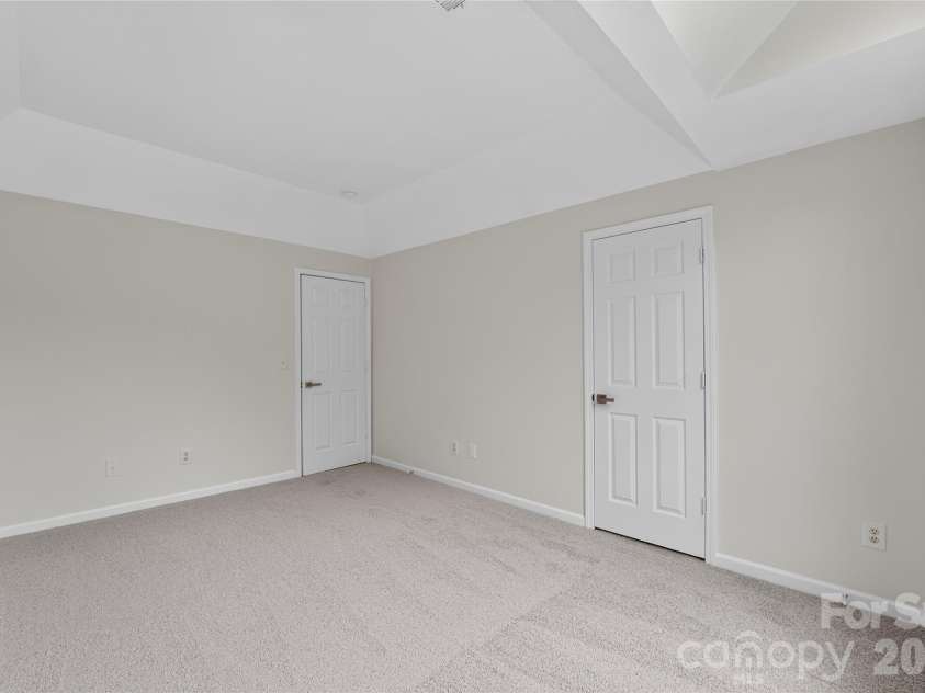 9013 Broad Ridge Court, Charlotte, NC 28269.  MLS# CAR4411688, YatesRealty ID 41577. 