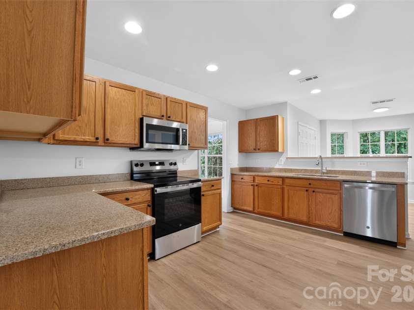 9013 Broad Ridge Court, Charlotte, NC 28269.  MLS# CAR4411688, YatesRealty ID 41577. 